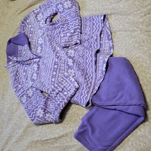 Purple fleece jammies w cute winter pattern